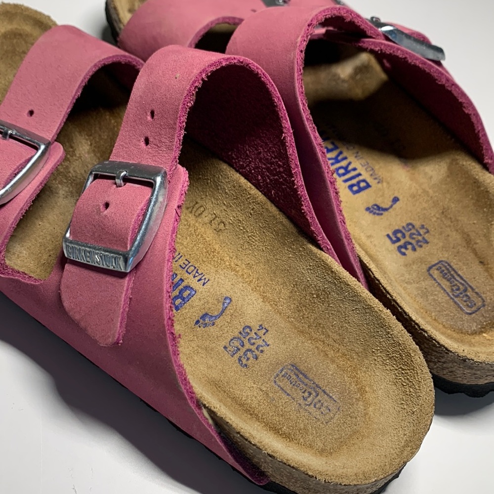 Birkenstock Pink leather Arizona sandals with soft footbed size 35